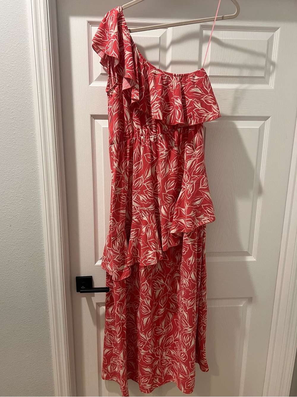 Pink Lily Coral and White Tropical Print Dress